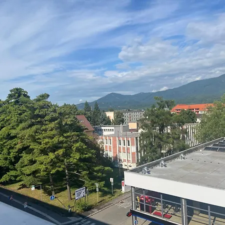 Rodinny 2 Izbovy V Centre 아파트 마틴